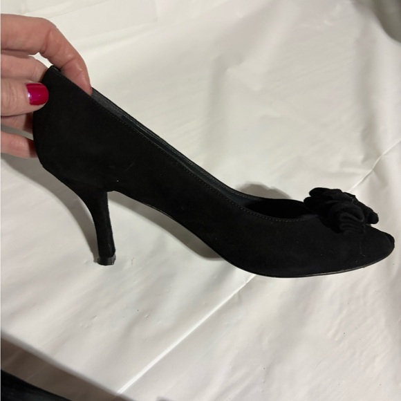 Stuart Weitzman Black Ruffle Peep Toe Heels - Picture 7 of 16